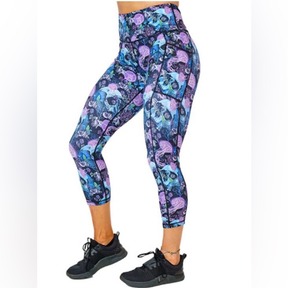 CVG CONSTANTLY VARIED GEAR Dead Sea CAPRI Leggings Size MEDIUM